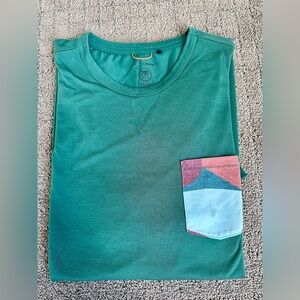 Men’s running tee